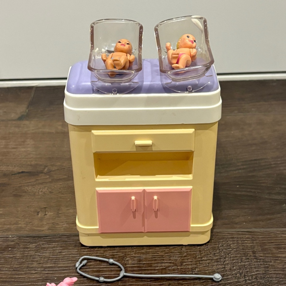Barbie Happy Family Baby Doctor Playset
